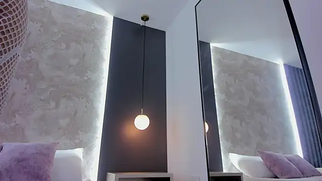 olivia willoow online show from October 14, 2025, 7:25 pm