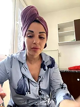 Giullyaxx online show from October 16, 2025, 10:34 am