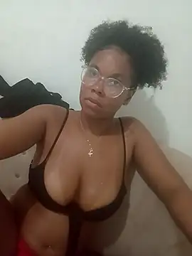 PrettahSantos online show from December 4, 2025, 6:51 pm