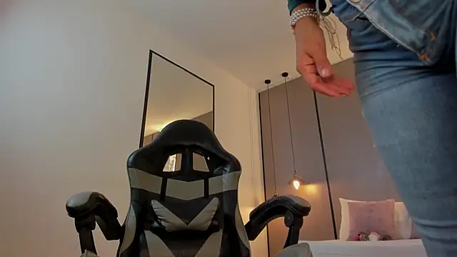 Snapshot of zoee_zi chatting on January 31, 2026, 7:34 pm zoee zi online show from January 31, 2026, 7:34 pm