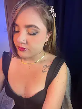 Snapshot of Dakota_Greys chatting on October 18, 2025, 1:46 pm Dakota Greys online show from October 18, 2025, 1:46 pm