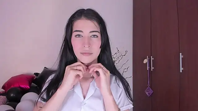 Snapshot of ScarlettRosetti chatting on January 18, 2026, 1:42 am ScarlettRosetti online show from January 18, 2026, 1:42 am