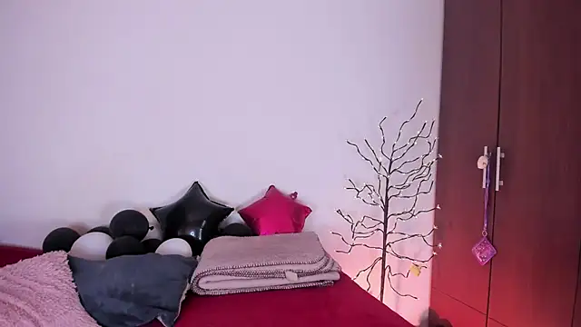 Snapshot of ScarlettRosetti chatting on February 7, 2026, 12:40 am ScarlettRosetti online show from February 7, 2026, 12:40 am