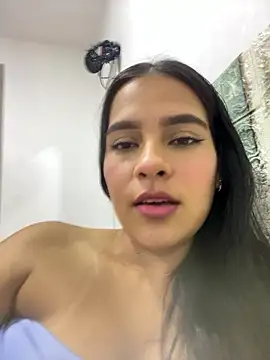 Snapshot of Valery_lux16 chatting on January 8, 2026, 6:03 pm Valery lux16 online show from January 8, 2026, 6:03 pm