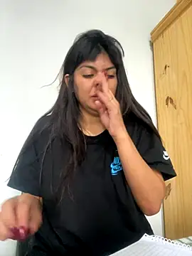 Bulma04 online show from November 7, 2025, 2:43 pm