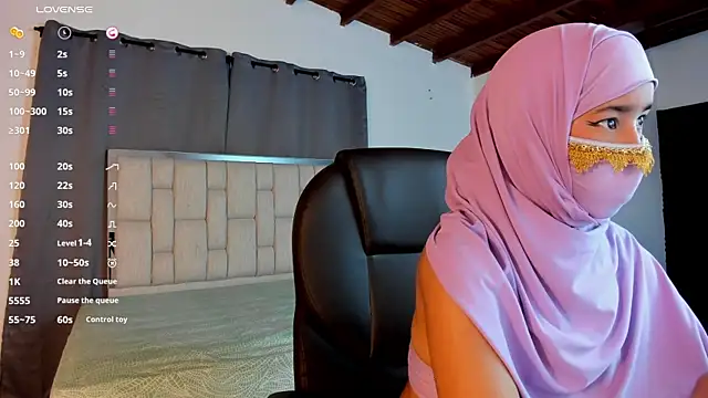 Snapshot of kalila_latif chatting on October 4, 2025, 2:46 am kalila latif online show from October 4, 2025, 2:46 am
