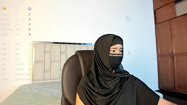 Snapshot of kalila_latif chatting on October 1, 2025, 2:27 am kalila latif online show from October 1, 2025, 2:27 am