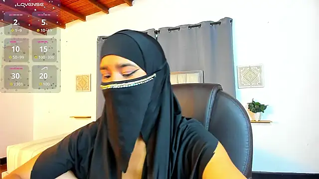 kalila latif online show from November 26, 2025, 2:44 am