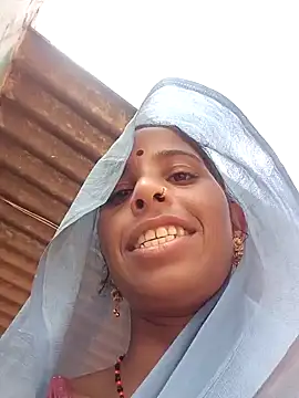 Snapshot of Kirti_k chatting on October 3, 2025, 5:53 am Kirti k online show from October 3, 2025, 5:53 am