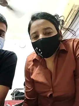 Snapshot of Charm_Queen chatting on February 10, 2026, 7:18 am Charm Queen online show from February 10, 2026, 7:18 am