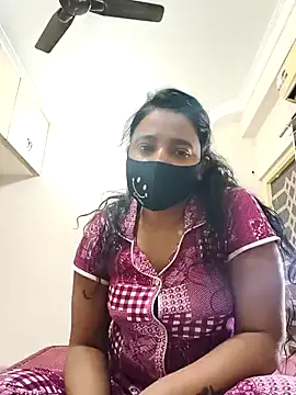 Snapshot of Charm_Queen chatting on February 8, 2026, 6:00 am Charm Queen online show from February 8, 2026, 6:00 am