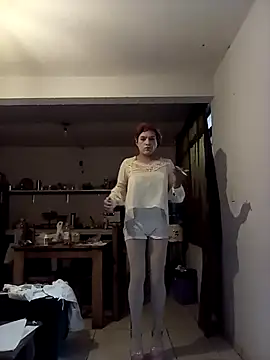 Snapshot of transreyna chatting on February 13, 2025, 11:06 am transreyna online show from February 13, 2025, 11:06 am