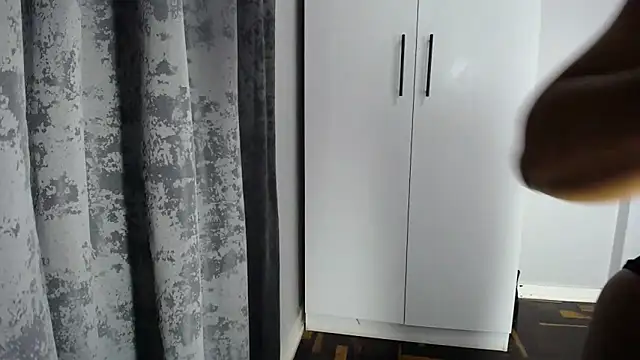 Juiceybileh online show from October 30, 2025, 8:06 pm