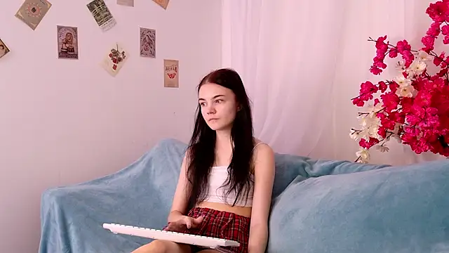 Snapshot of chatting on November 22, 2025, 6:12 am online show from November 22, 2025, 6:12 am