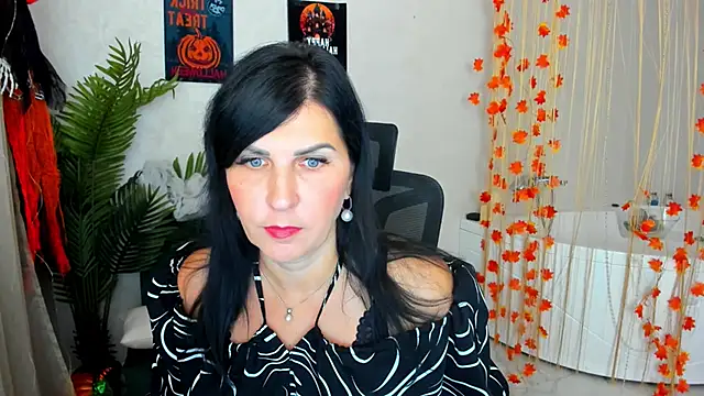 Moon Veloure1 online show from October 31, 2025, 3:47 am