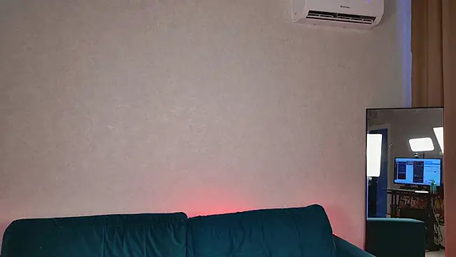 EllaCanny online show from May 29, 2026, 5:24 am