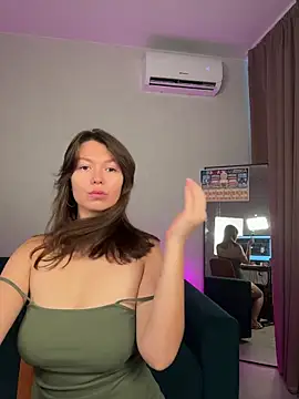 Snapshot of EllaCanny chatting on July 2, 2026, 5:02 am EllaCanny online show from July 2, 2026, 5:02 am