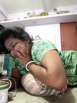 Deborbhavi222 online show from May 7, 2026, 11:24 am