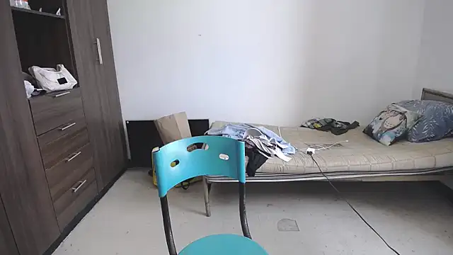 Snapshot of Mirage_Sertori chatting on April 12, 2026, 6:22 pm Mirage Sertori online show from April 12, 2026, 6:22 pm