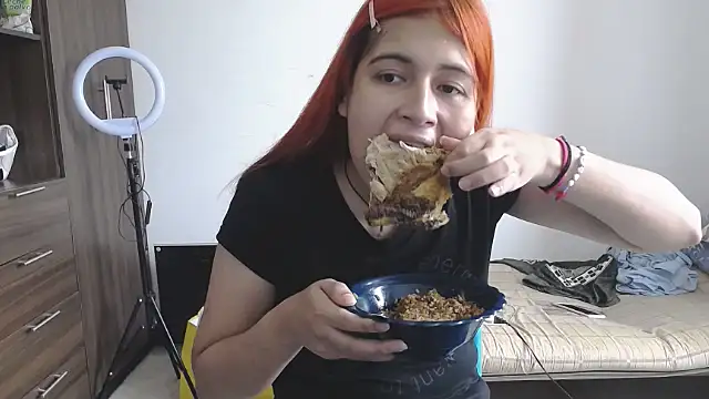 Snapshot of Mirage_Sertori chatting on April 2, 2026, 6:25 pm Mirage Sertori online show from April 2, 2026, 6:25 pm