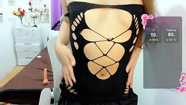 Snapshot of Lovely_naughtyLeii chatting on January 7, 2026, 4:06 am Lovely naughtyLeii online show from January 7, 2026, 4:06 am