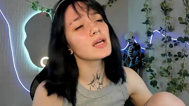 Elastikisss online show from May 18, 2026, 5:34 am