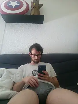 nymphomaniecouple online show from May 11, 2026, 9:43 am