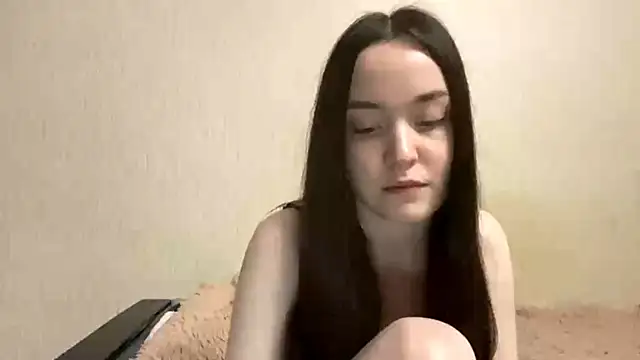 Snapshot of VividSienna chatting on October 21, 2025, 12:26 pm VividSienna online show from October 21, 2025, 12:26 pm