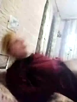 Snapshot of Ponka2011 chatting on November 5, 2025, 6:27 am Ponka2011 online show from November 5, 2025, 6:27 am