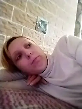 Snapshot of Ponka2011 chatting on October 6, 2025, 5:41 am Ponka2011 online show from October 6, 2025, 5:41 am