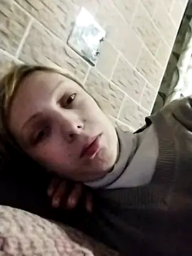 Snapshot of Ponka2011 chatting on November 16, 2025, 6:18 am Ponka2011 online show from November 16, 2025, 6:18 am