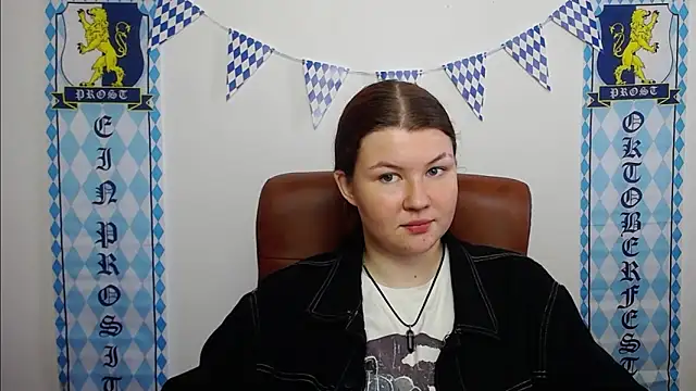 AveryMiss online show from September 23, 2025, 8:32 am