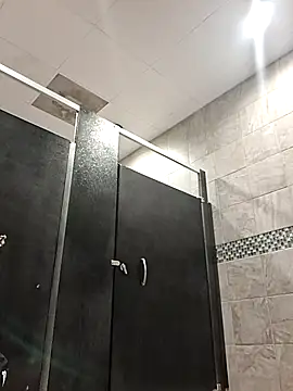 Snapshot of 214KingLonggg chatting on April 15, 2026, 2:17 am 214KingLonggg online show from April 15, 2026, 2:17 am