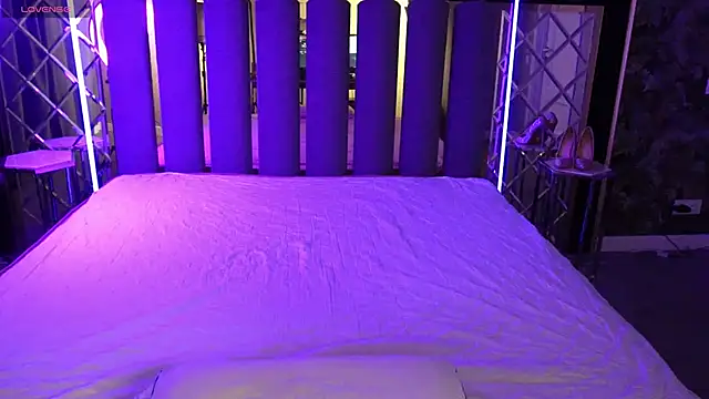 SashaDuvalle online show from November 30, 2025, 6:41 pm