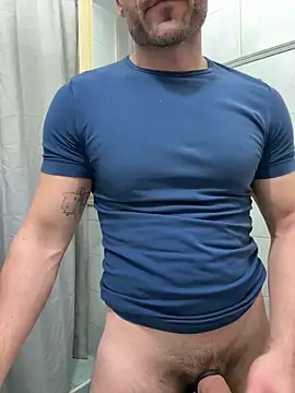 Snapshot of giovan2020 chatting on March 3, 2026, 12:17 am giovan2020 online show from March 3, 2026, 12:17 am