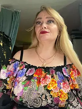 Sweet-blonde online show from May 27, 2026, 9:55 pm
