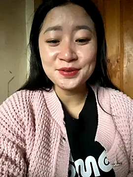 violet-00 online show from November 3, 2025, 12:27 am