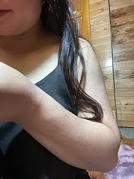 Snapshot of violet-00 chatting on May 28, 2026, 2:52 am violet-00 online show from May 28, 2026, 2:52 am