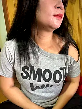 Snapshot of violet-00 chatting on October 2, 2025, 1:53 am violet-00 online show from October 2, 2025, 1:53 am