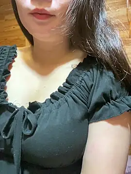 Snapshot of violet-00 chatting on May 18, 2026, 12:22 am violet-00 online show from May 18, 2026, 12:22 am
