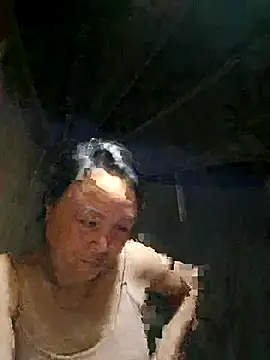 Snapshot of xuxulovezz chatting on November 7, 2025, 1:15 pm xuxulovezz online show from November 7, 2025, 1:15 pm