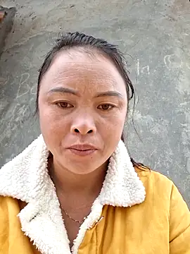 Snapshot of xuxulovezz chatting on November 7, 2025, 1:10 am xuxulovezz online show from November 7, 2025, 1:10 am