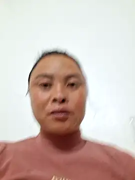 Snapshot of xuxulovezz chatting on November 19, 2025, 12:05 pm xuxulovezz online show from November 19, 2025, 12:05 pm