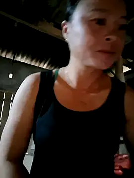 Snapshot of xuxulovezz chatting on October 7, 2025, 12:22 am xuxulovezz online show from October 7, 2025, 12:22 am