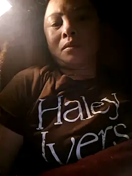 Snapshot of xuxulovezz chatting on October 30, 2025, 10:39 pm xuxulovezz online show from October 30, 2025, 10:39 pm