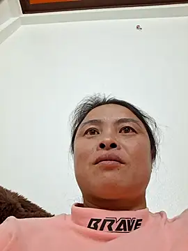 Snapshot of xuxulovezz chatting on November 21, 2025, 12:48 pm xuxulovezz online show from November 21, 2025, 12:48 pm