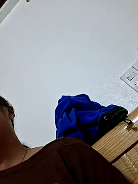 Snapshot of xuxulovezz chatting on November 17, 2025, 1:48 pm xuxulovezz online show from November 17, 2025, 1:48 pm