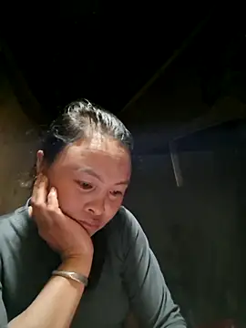 Snapshot of xuxulovezz chatting on November 5, 2025, 12:52 pm xuxulovezz online show from November 5, 2025, 12:52 pm