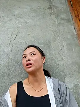 Snapshot of xuxulovezz chatting on October 6, 2025, 1:29 am xuxulovezz online show from October 6, 2025, 1:29 am