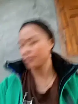 Snapshot of xuxulovezz chatting on October 30, 2025, 10:35 am xuxulovezz online show from October 30, 2025, 10:35 am